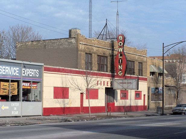 Fireside_Bowling_Alley_in_Chicago