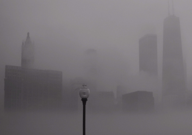 Chicago-Illinois-USA-skyline-fog